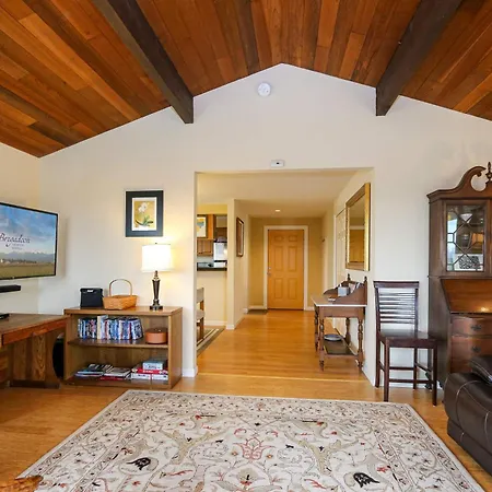 Sq Olympic-View-Cottage